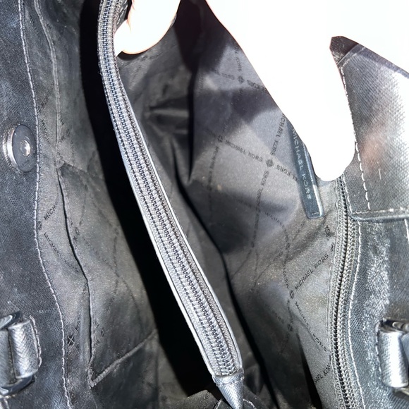 Black used Michael Kors Handbag 👜 - Picture 5 of 13